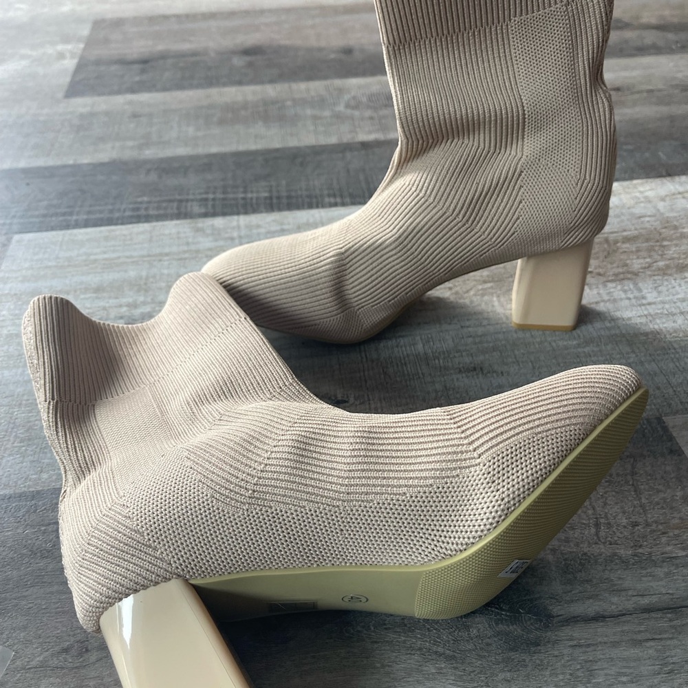Elegant Beige Knit Heeled Boots